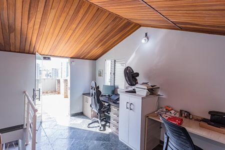 Casa à venda com 180m², 3 quartos e 4 vagasSótão