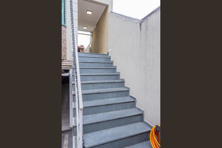 Casa à venda com 180m², 3 quartos e 4 vagasEscada