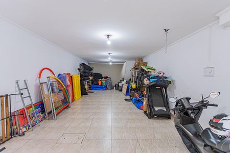 Casa à venda com 180m², 3 quartos e 4 vagasGaragem