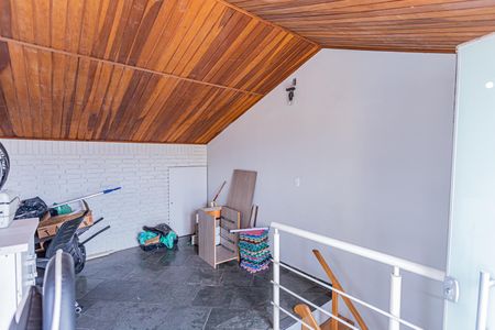 Casa à venda com 180m², 3 quartos e 4 vagasSótão