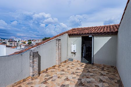 Casa à venda com 180m², 3 quartos e 4 vagasTerraço