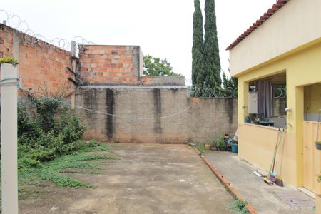 Casa à venda com 607m², 3 quartos e 4 vagasQuintal