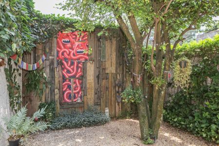 Casa à venda com 160m², 3 quartos e 2 vagas Casa à venda com 160m², 3 quartos e 2 vagasChurrasqueira e Quintal