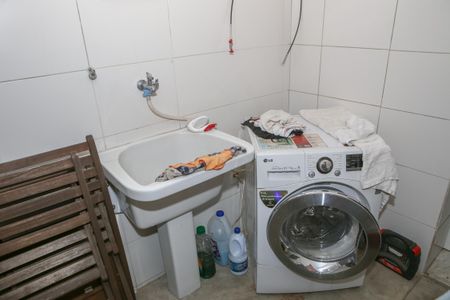 Casa à venda com 160m², 3 quartos e 2 vagas Casa à venda com 160m², 3 quartos e 2 vagasÁrea de Serviço