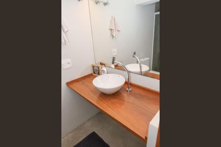 Casa à venda com 160m², 3 quartos e 2 vagas Casa à venda com 160m², 3 quartos e 2 vagasBanheiro da Churrasqueira