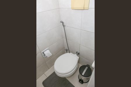 Casa à venda com 160m², 3 quartos e 2 vagas Casa à venda com 160m², 3 quartos e 2 vagasBanheiro Social