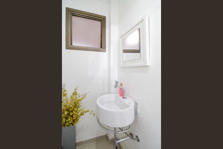 Apartamento à venda com 120m², 3 quartos e 3 vagas Apartamento à venda com 120m², 3 quartos e 3 vagasBanheiro de serviço