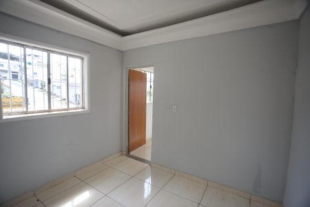 Sala de casa para alugar com 2 quartos, 92m² em Madre Gertrudes, Belo Horizonte