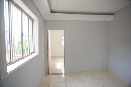 Sala de casa para alugar com 2 quartos, 92m² em Madre Gertrudes, Belo Horizonte