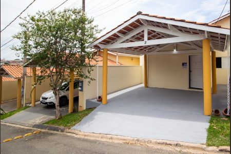 Casa de condomínio para alugar com 75m², 2 quartos e 2 vagas Casa de condomínio para alugar com 75m², 2 quartos e 2 vagasFachada Casa