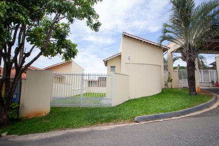 Casa de condomínio para alugar com 75m², 2 quartos e 2 vagas Casa de condomínio para alugar com 75m², 2 quartos e 2 vagasÁrea comum - Salão de festas