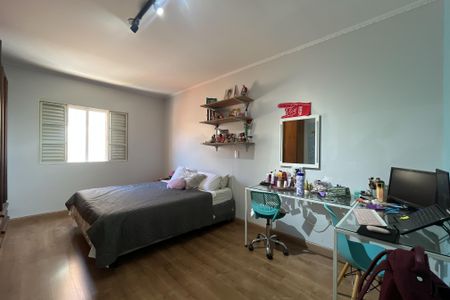 Casa à venda com 281m², 3 quartos e 2 vagasQuarto 2