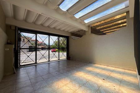 Casa à venda com 281m², 3 quartos e 2 vagasGaragem