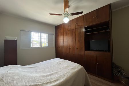 Casa à venda com 281m², 3 quartos e 2 vagasSuíte