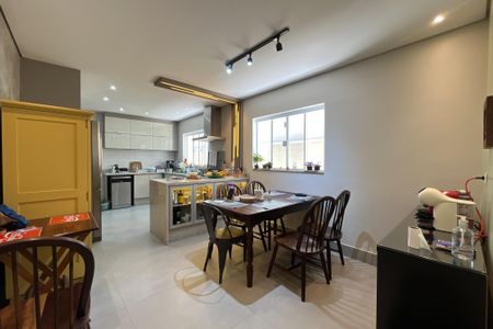 Casa à venda com 281m², 3 quartos e 2 vagasCozinha