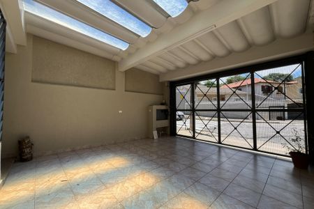 Casa à venda com 281m², 3 quartos e 2 vagasGaragem
