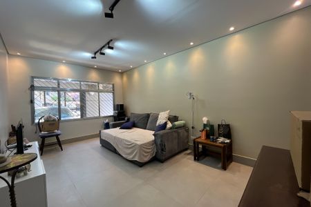 Casa à venda com 281m², 3 quartos e 2 vagasSala