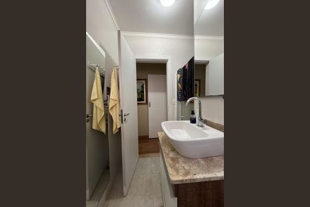 Casa à venda com 281m², 3 quartos e 2 vagasBanheiro da Suíte