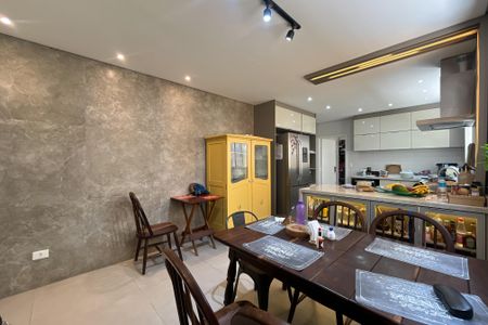 Casa à venda com 281m², 3 quartos e 2 vagasCozinha