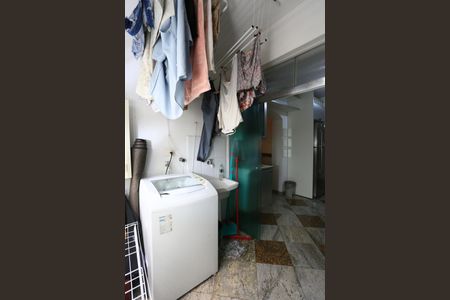 Apartamento à venda com 110m², 2 quartos e 2 vagasBanheiro de serviço