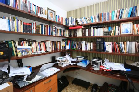 Apartamento à venda com 110m², 2 quartos e 2 vagasEscritório