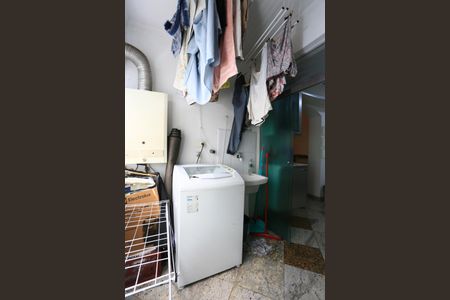 Apartamento à venda com 110m², 2 quartos e 2 vagasBanheiro de serviço