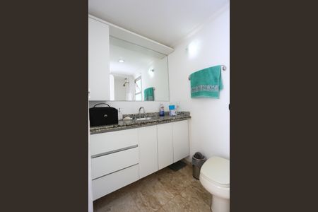 Apartamento à venda com 110m², 2 quartos e 2 vagasBanheiro da Suíte