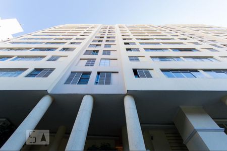 Apartamento à venda com 97m², 3 quartos e 1 vaga Apartamento à venda com 97m², 3 quartos e 1 vagaFachada