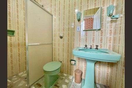 Casa para alugar com 336m², 3 quartos e 3 vagasBanheiro de serviço