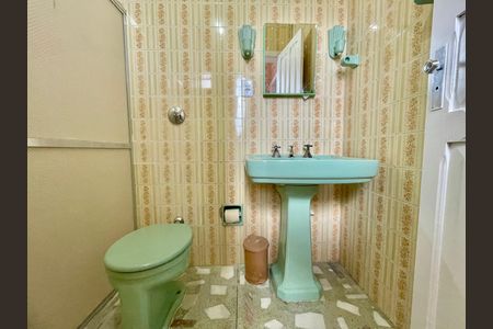 Casa para alugar com 336m², 3 quartos e 3 vagasBanheiro de serviço