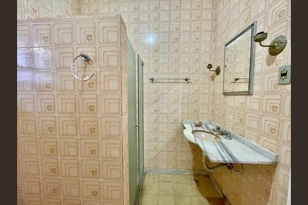 Casa para alugar com 336m², 3 quartos e 3 vagasBanheiro social