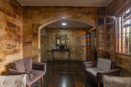 Sala de casa à venda com 5 quartos, 200m² em Conjunto Lagoa, Belo Horizonte