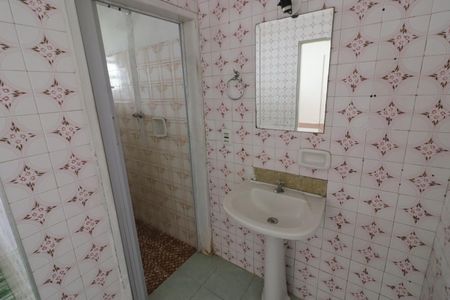 Banheiro de casa para alugar com 1 quarto, 29m² em Pestana, Osasco