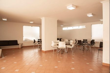 Apartamento para alugar com 80m², 2 quartos e 1 vagaÁrea comum - Salão de festas