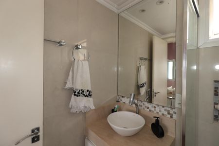 Apartamento à venda com 77m², 3 quartos e 2 vagasBanheiro da Suíte