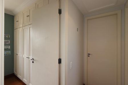 Apartamento à venda com 77m², 3 quartos e 2 vagasCorredor