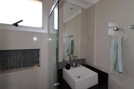 Apartamento à venda com 77m², 3 quartos e 2 vagasBanheiro Social