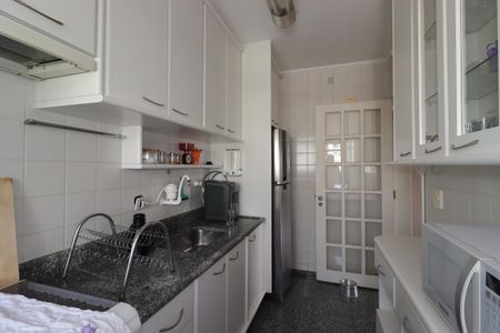 Apartamento à venda com 77m², 3 quartos e 2 vagasCozinha