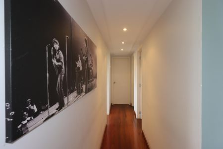 Apartamento à venda com 77m², 3 quartos e 2 vagasCorredor