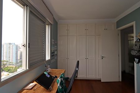 Apartamento à venda com 77m², 3 quartos e 2 vagasQuarto 2