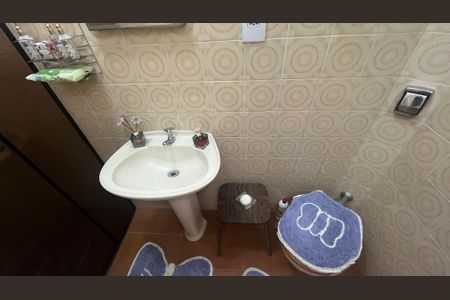 Casa à venda com 182m², 5 quartos e 4 vagas