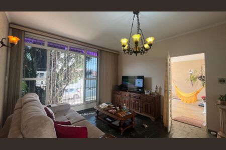 Casa à venda com 182m², 5 quartos e 4 vagas