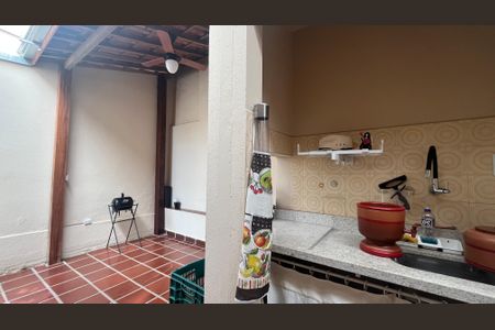 Casa à venda com 182m², 5 quartos e 4 vagas