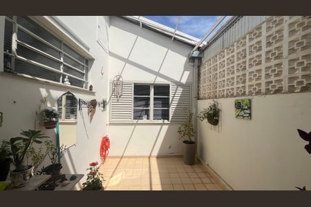 Casa à venda com 182m², 5 quartos e 4 vagas