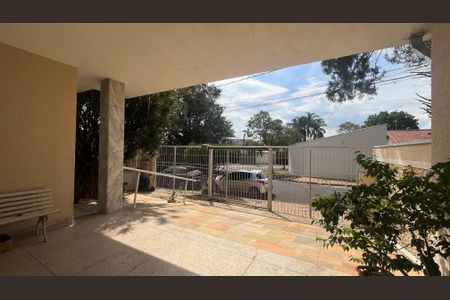 Casa à venda com 182m², 5 quartos e 4 vagas