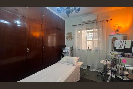 Casa à venda com 182m², 5 quartos e 4 vagas