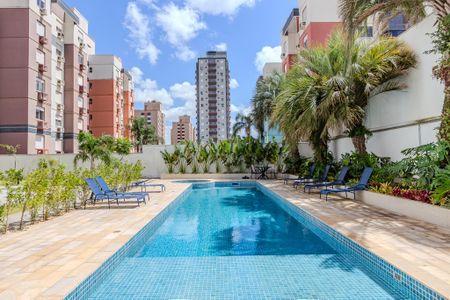 Apartamento à venda com 75m², 3 quartos e 2 vagas Apartamento à venda com 75m², 3 quartos e 2 vagasÁrea comum - Piscina