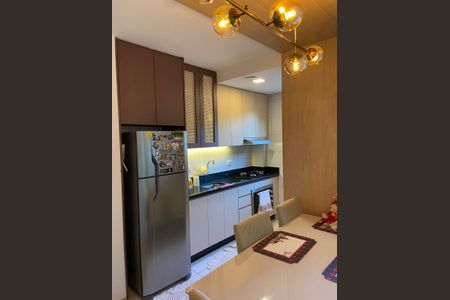 Cozinha de apartamento para alugar com 2 quartos, 55m² em Tingui, Curitiba