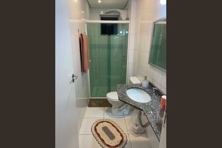 Banheiro de apartamento para alugar com 2 quartos, 55m² em Tingui, Curitiba