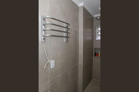 Apartamento à venda com 100m², 2 quartos e 1 vaga Apartamento à venda com 100m², 2 quartos e 1 vagaBanheiro da Suíte